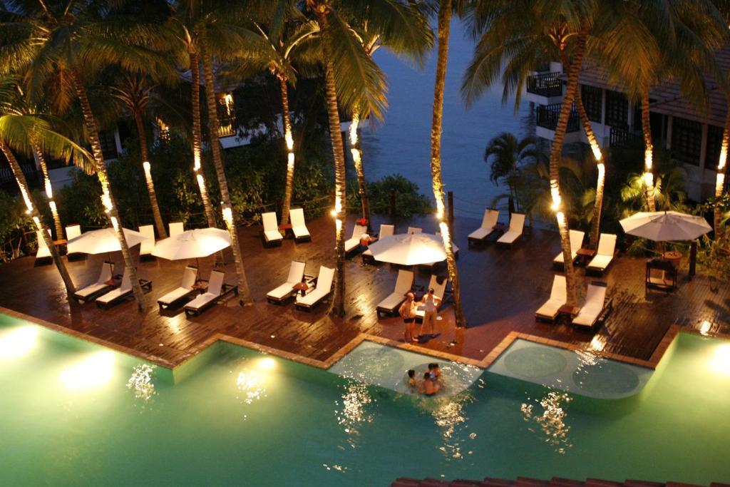 Avillion Port Dickson Porto Dickson Exterior foto The pool at the resort